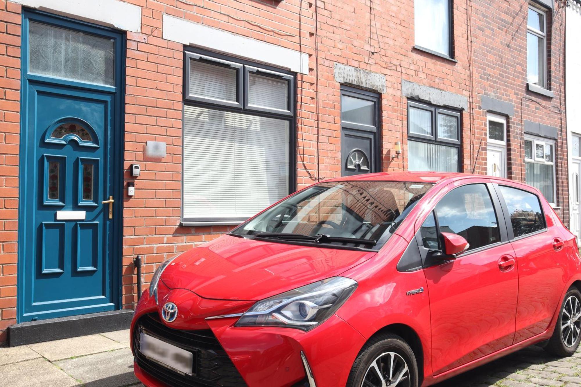 2-Bedroom, Free Parking, High Speed Wi-Fi, Swinton Manchester Dış mekan fotoğraf