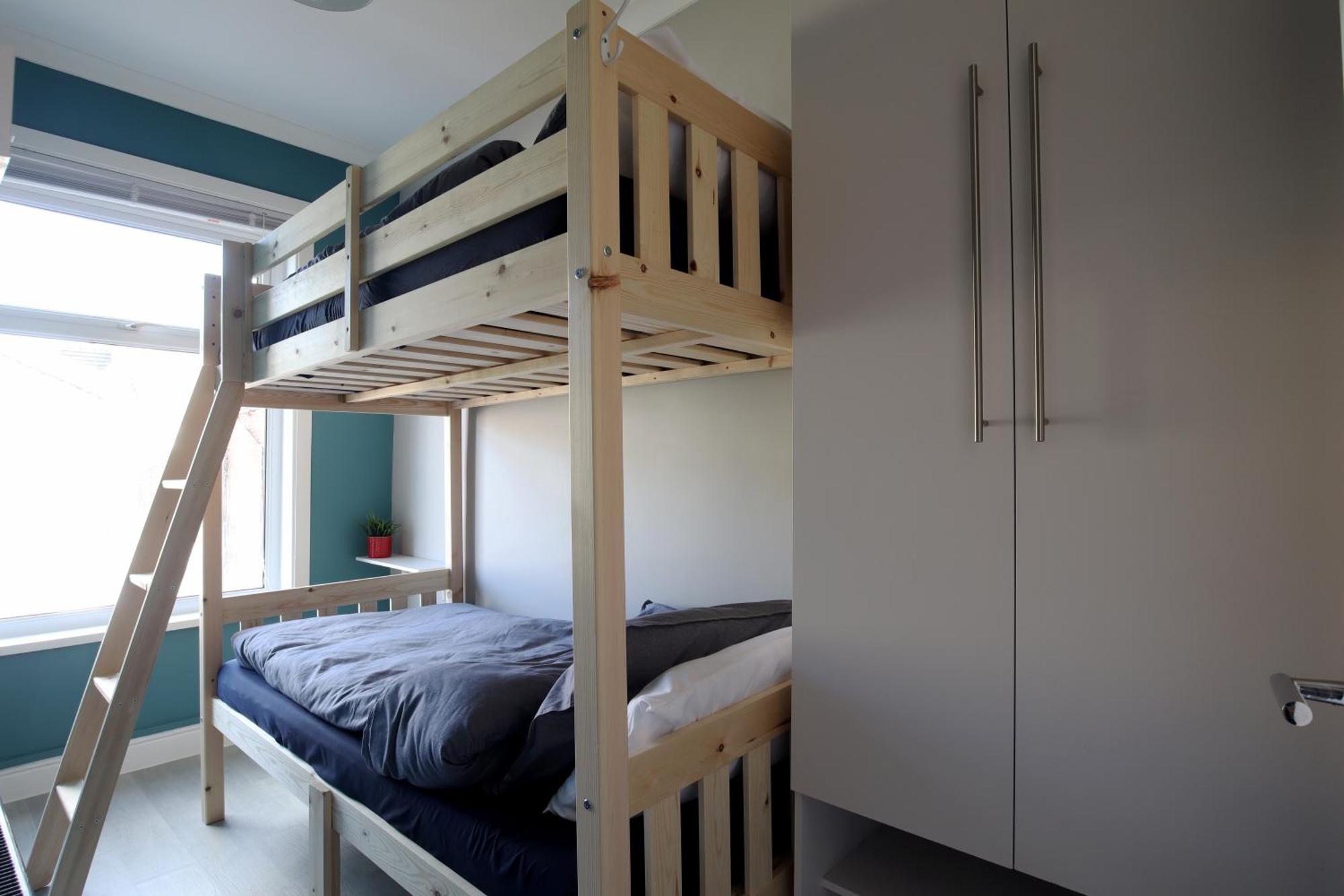 2-Bedroom, Free Parking, High Speed Wi-Fi, Swinton Manchester Dış mekan fotoğraf